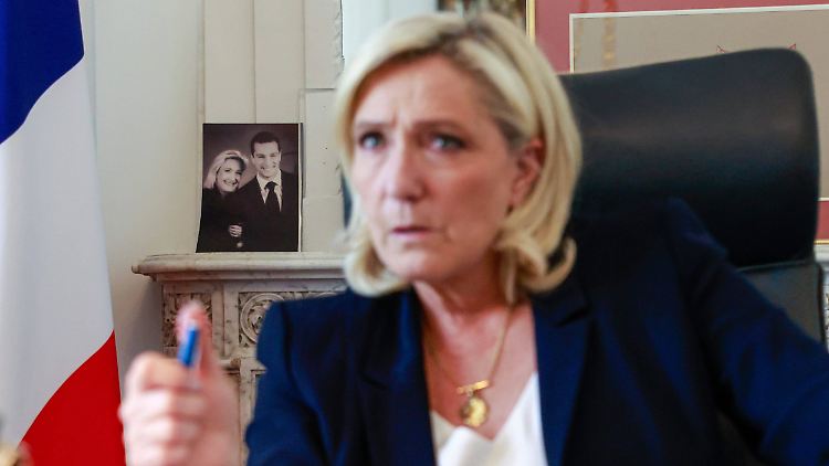 Marine Le Pen bemühte sich jahrelang um "Entdämonisierung" der Partei. Nun sind die Dämonen zurück. 