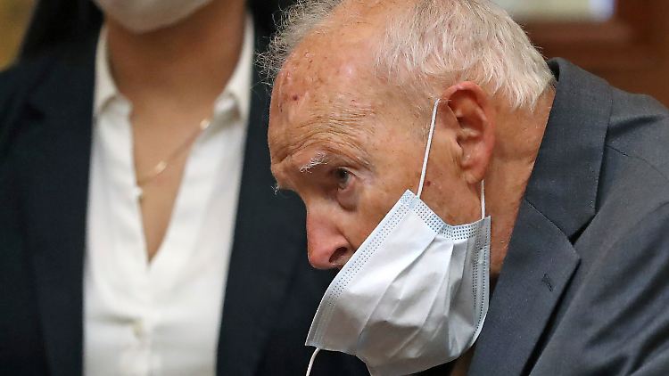 McCarrick 2021 bei der Anklageerhebung gegen ihn - da war er schon ein Greis.
