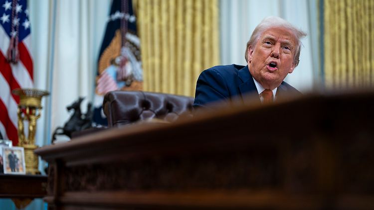 Donald Trump kokettiert mit mehr als acht Jahren Präsidentschaft.
