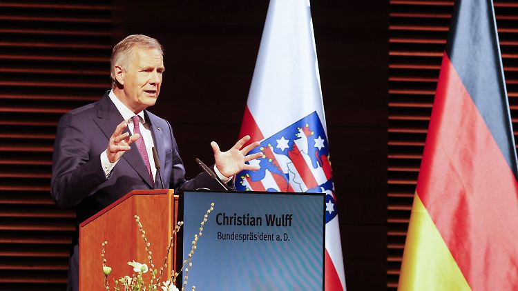 "Das Böse darf niemals wieder siegen", sagt der frühere Bundespräsident Christian Wulff. 