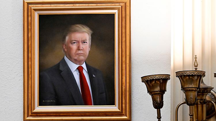 Jetzt eingelagert statt an der Wand: das Trump-Porträt in Colorado. 