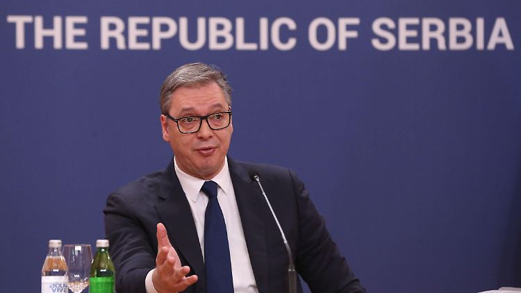Muss womöglich bald Neuwahlen ausrufen: Präsident Vucic.