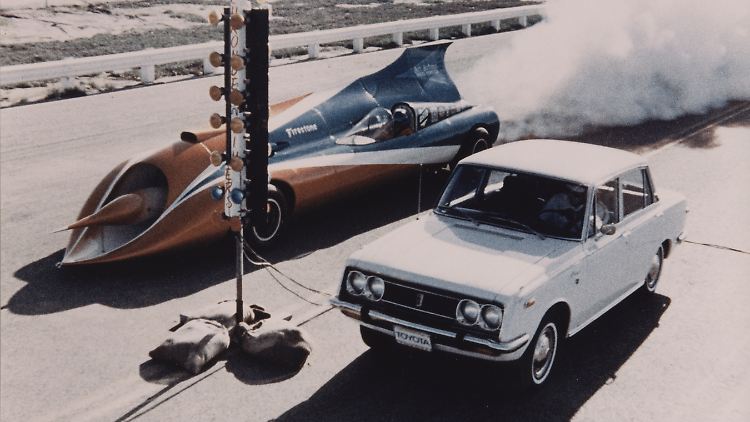 Seit 90 Jahren auf der Überholspur: Toyota wollte von Beginn an Geschichte schreiben als größter Autobauer aus Japan, im Bild der frühe Exporterfolg Toyota Corona.