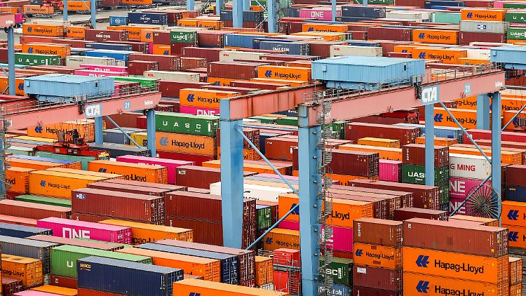 Die Ausfuhren im Februar stiegen auf rund 130 Milliarden Euro.
