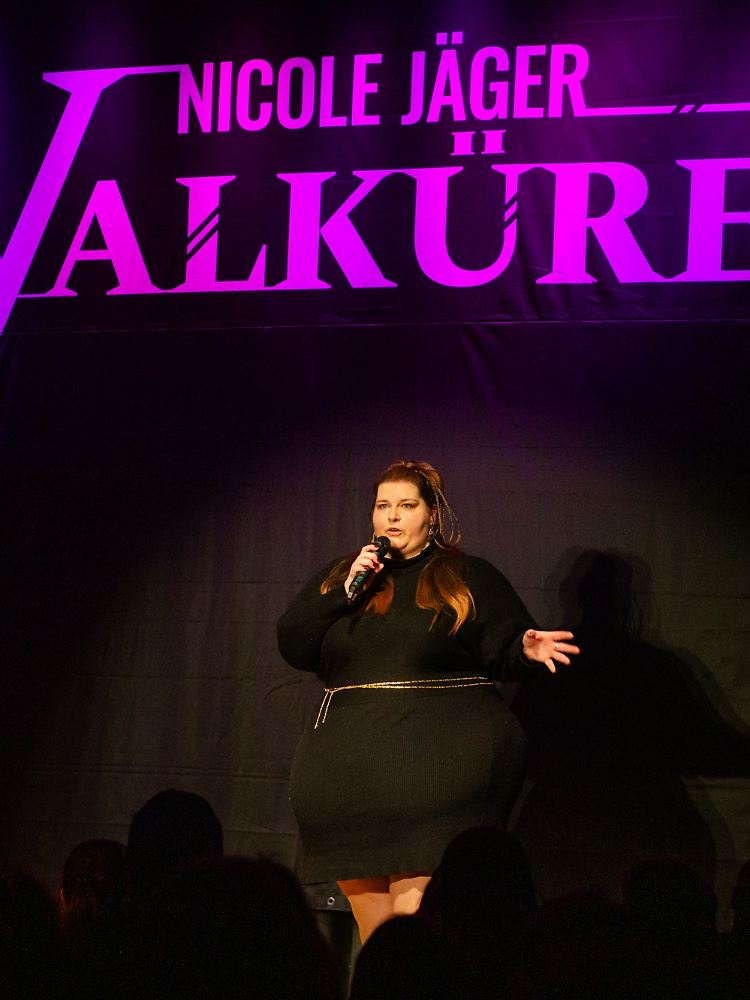 Ihr aktuelles Programm heißt "Walküre". Es endet am 14.12. auf der Bühne der "Berliner Wühlmäuse".