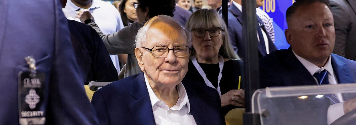 2025-04-04T191539Z_1725890332_RC26J7A71MPT_RTRMADP_3_BERKSHIRE-BUFFETT-TRUMP-MISINFORMATION.JPG