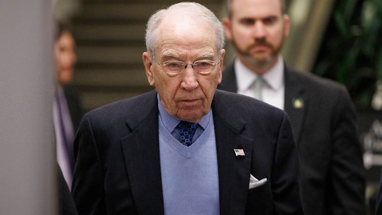 Der republikanische Senator Grassley führt den Widerstand gegen die Übermacht von Trump beim Zoll-Thema an.