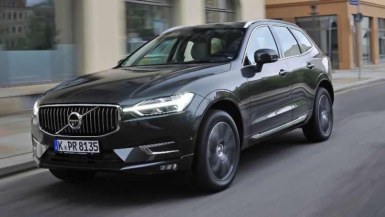 Der Volvo XC60 fährt in einer Liga mit Mercedes GLC und BMW X3.