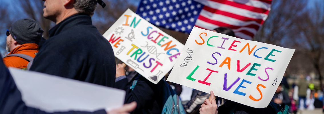 2025-03-07T173945Z_823187977_RC2H8DACVPBI_RTRMADP_3_USA-TRUMP-PROTESTS-SCIENCE.JPG