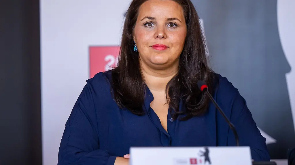 Anna-Gallina-Buendnis-90-Die-Gruenen-Justizsenatorin-von-Hamburg-spricht