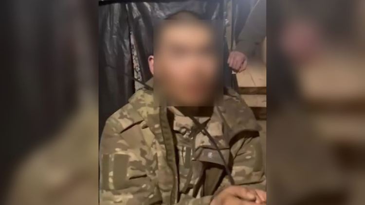 Ein von Selenskyj verbreitetes Video soll einen der gefangenen Chinesen zeigen. 