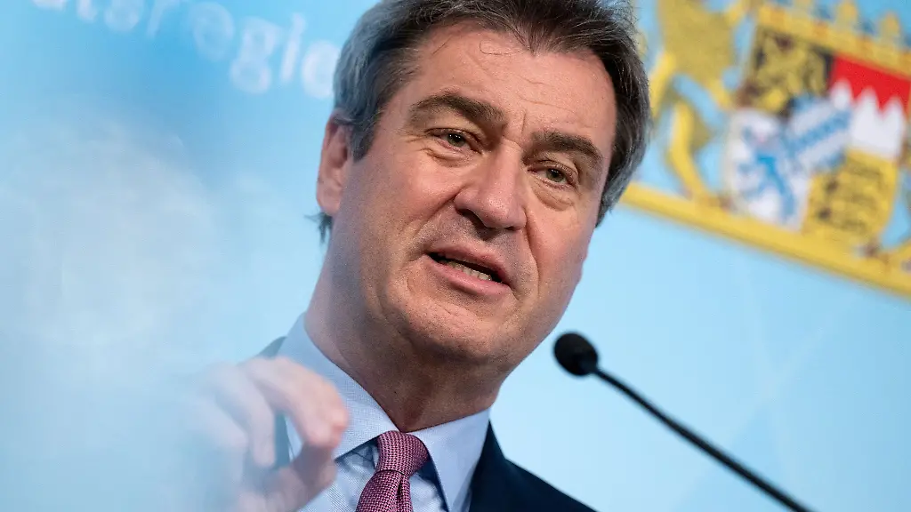 Markus-Soeder-CSU-Ministerpraesident-von-Bayern-nimmt-nach-einer-Kabinettssitzung-an-einer-Pressekonferenz-teil