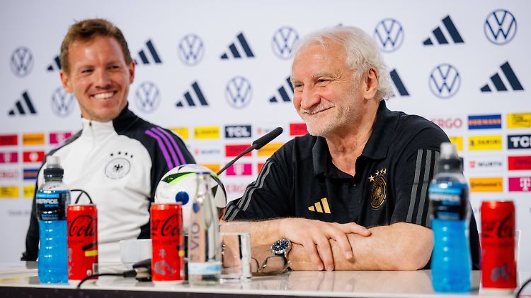 Rudi Völler bleibt dem DFB wie Julian Nagelsmann bis 2028 erhalten.
