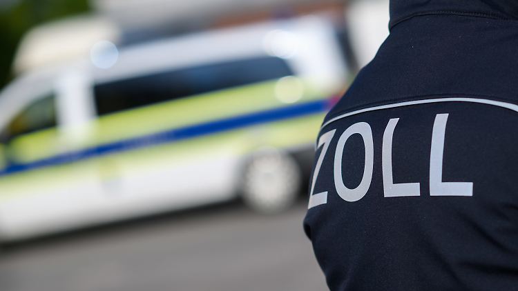 Zahlreiche Spezialkräfte von Zoll und Bundespolizei waren an der Razzia beteiligt.