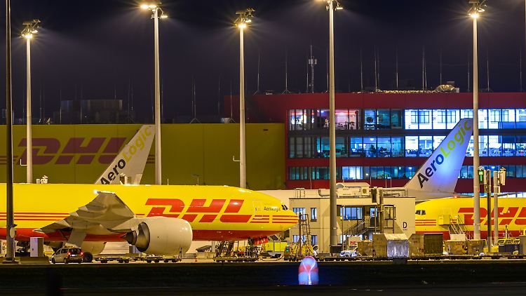 Im Logistikzentrum des Flughafens Leipzig/Halle soll im Juli 2024 ein Paket Feuer gefangen haben. 