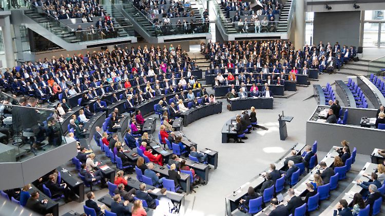 Durch die Wahlrechtsreform der Ampel-Koalition war die Größe des Bundestages auf 630 Mandate gedeckelt worden.
