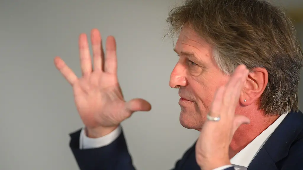 Baden-Wuerttembergs-Minister-fuer-Soziales-Gesundheit-und-Integration-Manne-Lucha