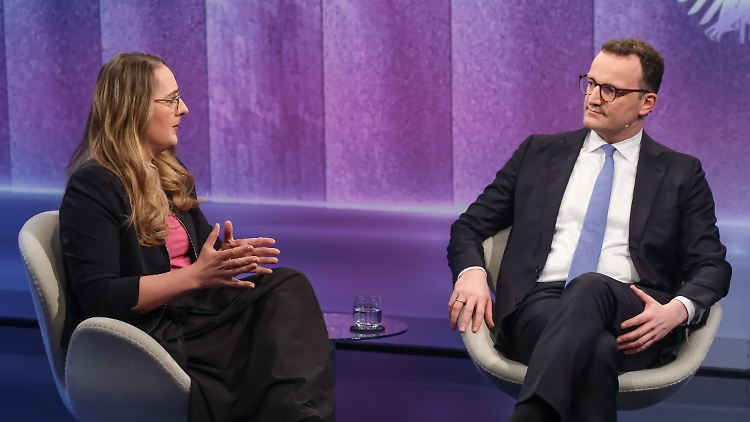 Katharina Dröge gefällt der Koalitionsvertrag nicht, Jens Spahn schon. 