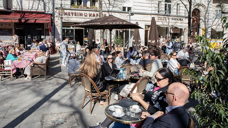 Unter anderem ist geplant, die Mehrwertsteuer in der Gastronomie zu senken. Ob Gäste davon wirklich profitieren, ist allerdings offen.