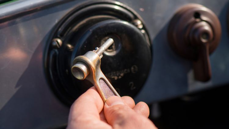Der Laubfrosch von Opel hat einen rustikalen Zündschlüssel.