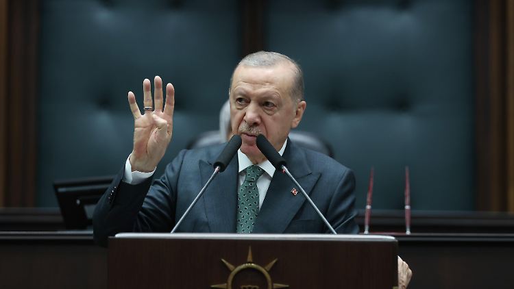 Recep Tayyip Erdogan ist seit 2014 Präsident der Türkei, zuvor war er Ministerpräsident.