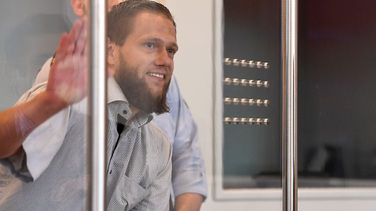 Sven Lau im September 2016 vor dem Oberlandesgericht Düsseldorf (Archivbild).