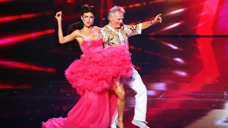 Let's Dance! Gerd Karl Wolfgang Klepzig legt mit "Das Supertalent"-Jurorin  Ekaterina Leonova eine heiße Sohle aufs Parkett.