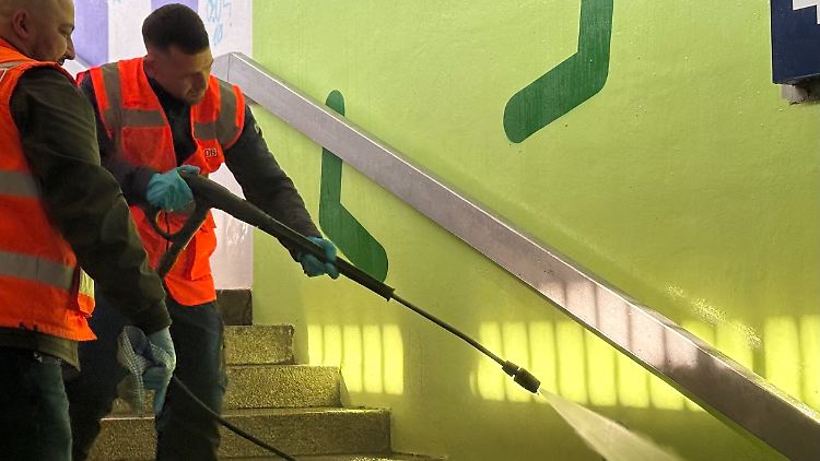 Die Bahn gibt in diesem Jahr nach eigenen Angaben über 100 Millionen Euro für saubere Bahnhöfe aus.