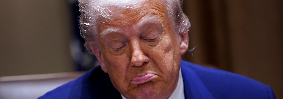 2025-04-10T181925Z_1653354790_RC25VDA9U619_RTRMADP_3_USA-TRUMP.JPG