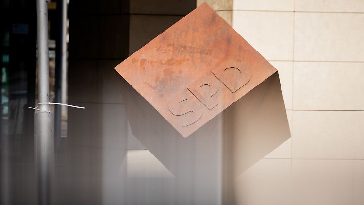 Der SPD-Würfel vor dem Willy-Brandt-Haus: "Es gibt keine Alternative zu dieser Koalition", sagt Ralf Stegner.  