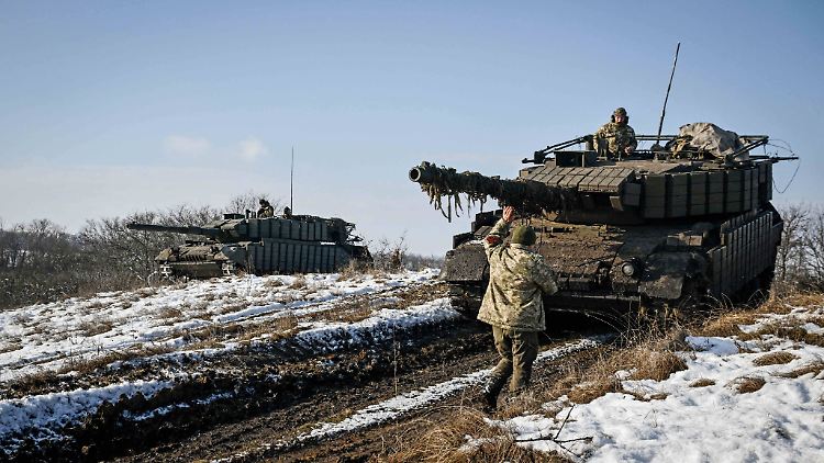 Der Leopard 1A5 sei in der Ukraine mehr Behelfsartillerie als Kampfpanzer, heißt es.
