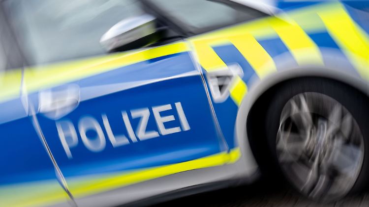 Eine Frau ist bei einem Arbeitsunfall auf einem Bauernhof lebensgefährlich verletzt worden. (Symbolbild)
