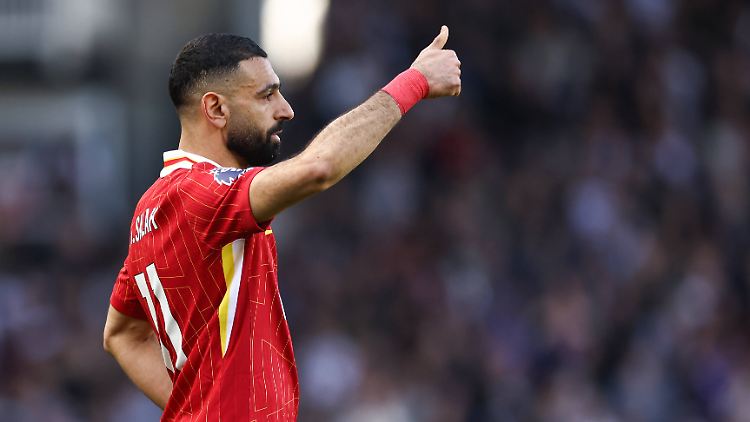 Daumen nach oben für Liverpool: Mo Salah bleibt doch.