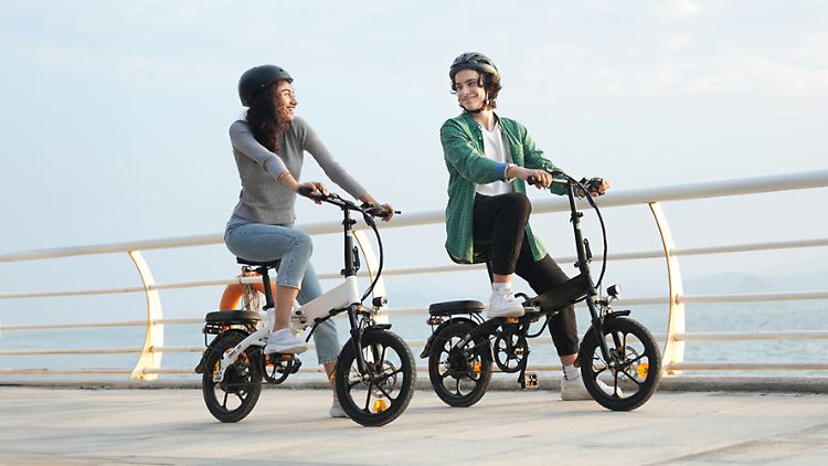 E-Bike-Klappräder eignen sich für alle, die flexibel unterwegs sein möchten.