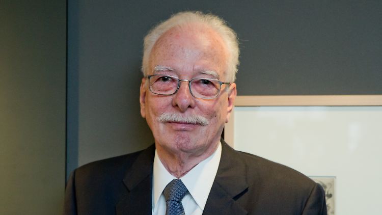 Werner Diehl wurde 78 Jahre alt. 