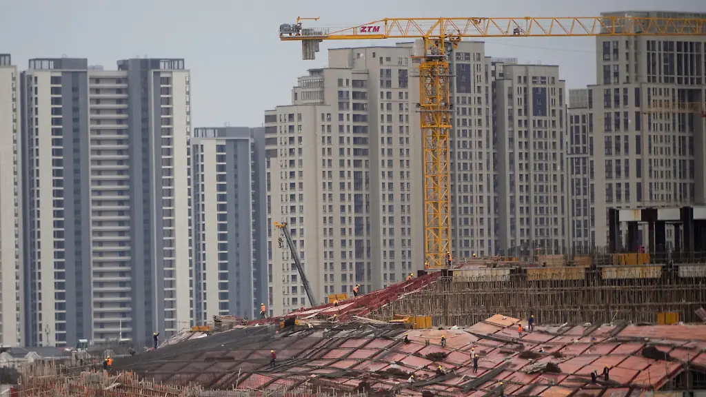 2022-10-14T000000Z-465751012-RC2V0X9MABON-RTRMADP-3-CHINA-ECONOMY-GDP