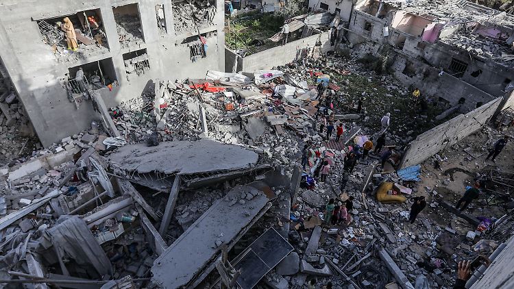 Dieses Gebäude in Chan Junis wurde bereits durch einen israelischen Angriff zerstört - weitere sollen nun folgen.