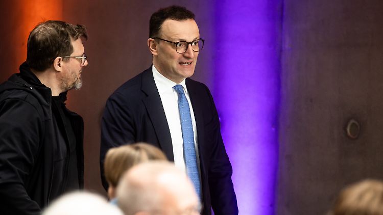 Die AfD sei so stark, "weil Wählerinnen und Wähler uns was sagen wollten", so Spahn.