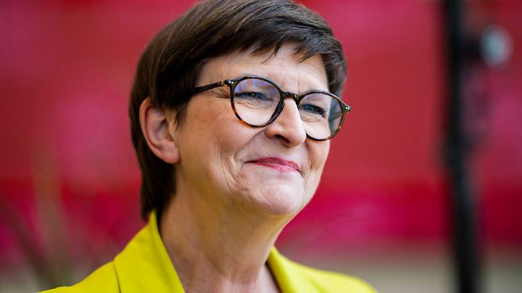 Die Entlastung der unteren und mittleren Einkommen habe für ihre Partei Priorität, sagt SPD-Chefin Esken.