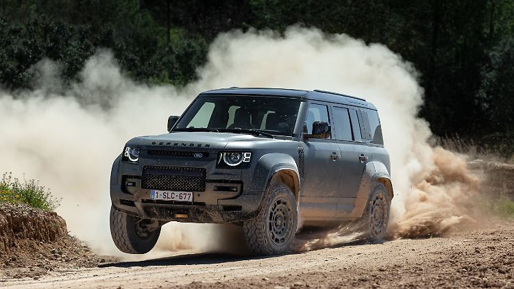 Rallyekompetenz kann man dem Land Rover Defender Octa wirklich kaum absprechen.