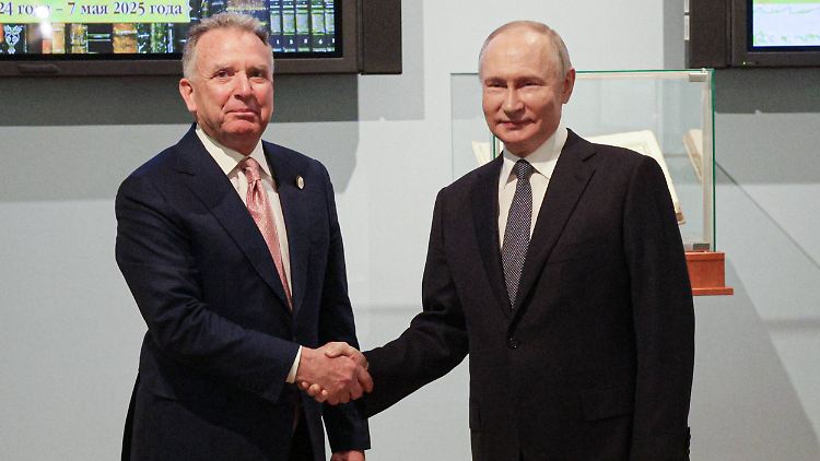 Der US-Gesandte Witkoff (l.) unterhielt sich in Sankt Petersburg vergangene Woche stundenlang mit Putin. 