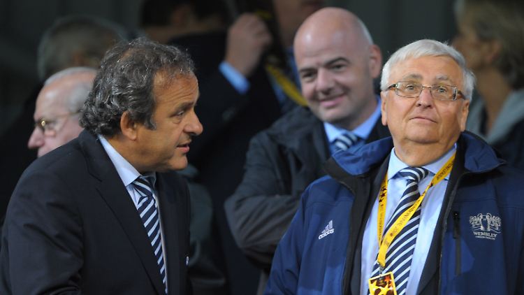 Theo Zwanziger (rechts) mit Gianni Infantino und dem ehemaligen UEFA-Präsidenten Michel Platini.