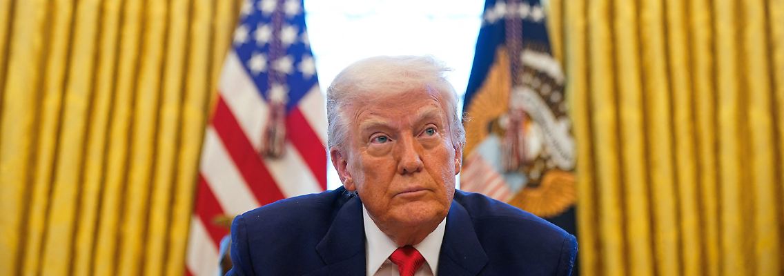 2025-04-09T213715Z_414693469_RC2LUDA7JHVJ_RTRMADP_3_USA-TRUMP.JPG