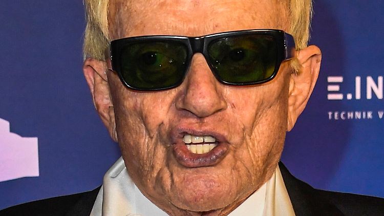 Heino lässt es in seinem neuen Song ordentlich krachen. 