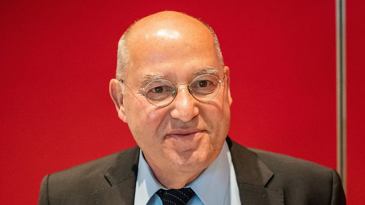 Gregor Gysi war Teil der erfolgreichen "Aktion Silberlocke" und sitzt nach wie vor für die Linke im Bundestag.