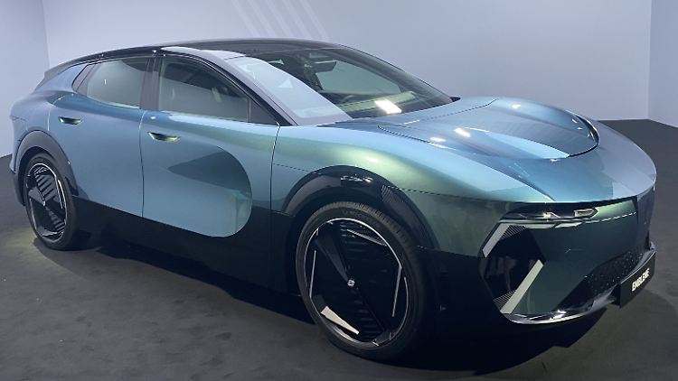 Mit der Studie Embleme zeigt Renault, wie ein nachhaltiges Auto aussehen könnte.