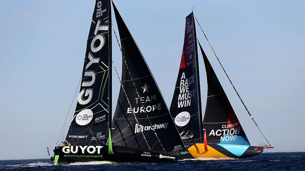 Die-deutsche-Malizia-Seaexplorer-und-die-franzoesisch-deutsche-Guyot