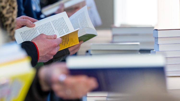 Viele freiwillige Helfer stießen bei der Aktion auf neue Lese-Ideen.
