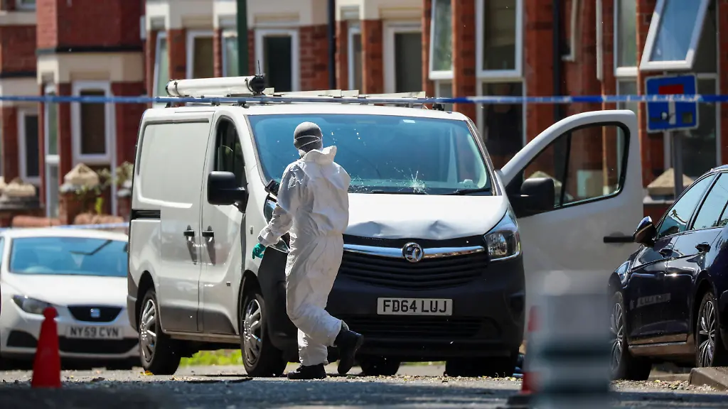 2023-06-13T124234Z-917453891-RC2CI1ABHR3C-RTRMADP-3-BRITAIN-SECURITY-NOTTINGHAM