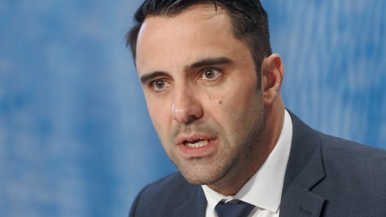 Ein "weiter so" funktioniere nicht, sagte Mecklenburg-Vorpommerns CDU-Chef Daniel Peters.